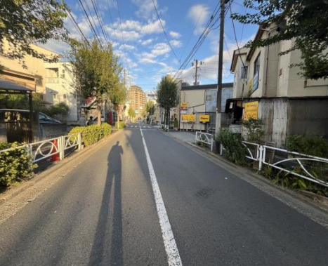 墨田区文花３丁目の売地の前面道路含む現地写真