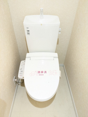 ★落ち着ける独立したトイレスペース★