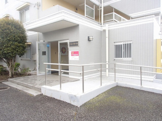 スロープ付きのエントランスです♪