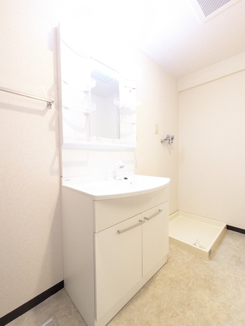 朝の準備に便利な独立洗面台☆彡