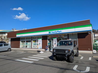 ファミリーマート 横浜釜利谷南店まで800ｍ