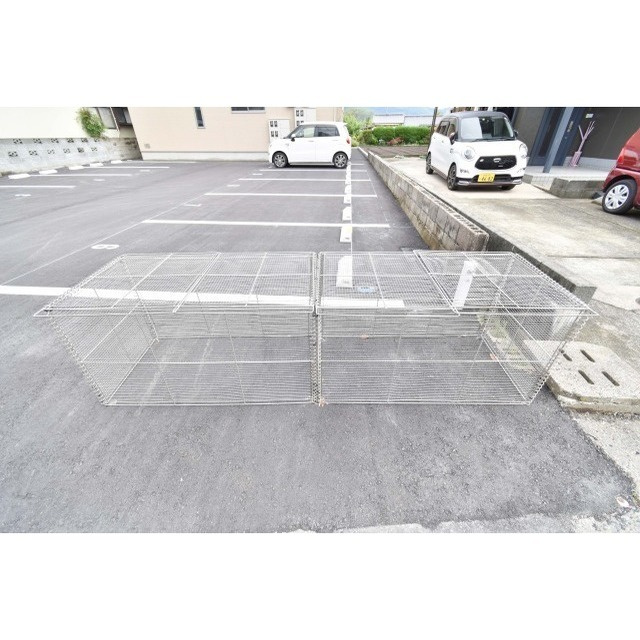 エスカレントみやき【10.000円キャッシュバック対象物件】の駐車場