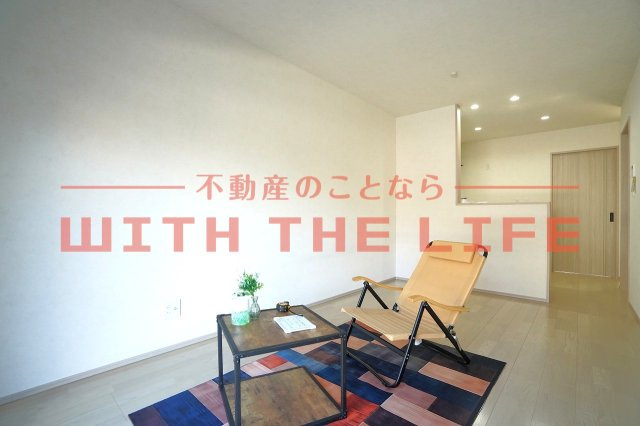 AINA（アイナ）【キャッシュバック対象物件】の居間・リビング|こちらの居間で趣味の時間をお楽しみください