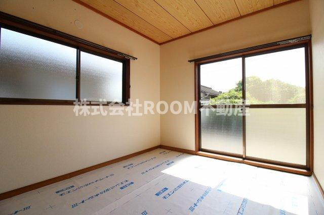 ひかり住宅の洋室|落ち着いた色調の洋室です
