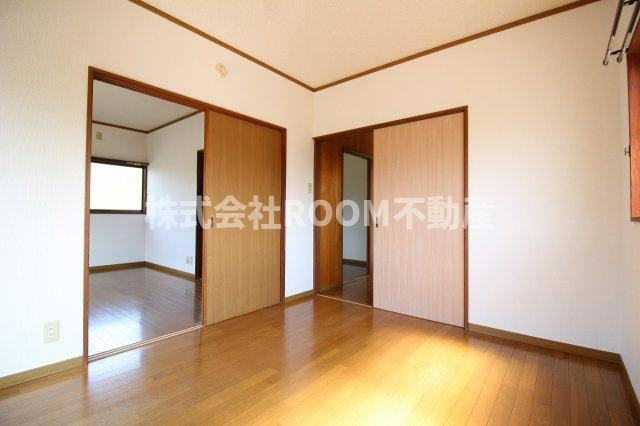 ひかり住宅の洋室|明るい洋室です