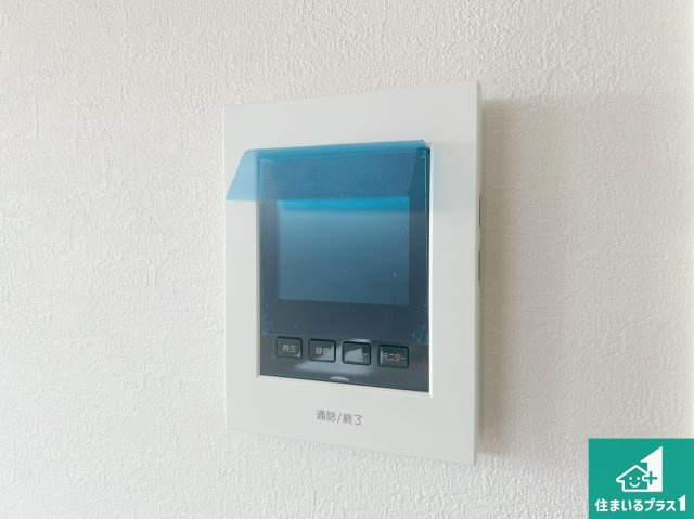 神戸市垂水区馬場通　新築一戸建ての防犯設備|カラーモニターインターホン！声だけでなく来訪者の姿や顔がモニターで確認できるので、小さなお子様がいらっしゃるご家庭でも安心できます！