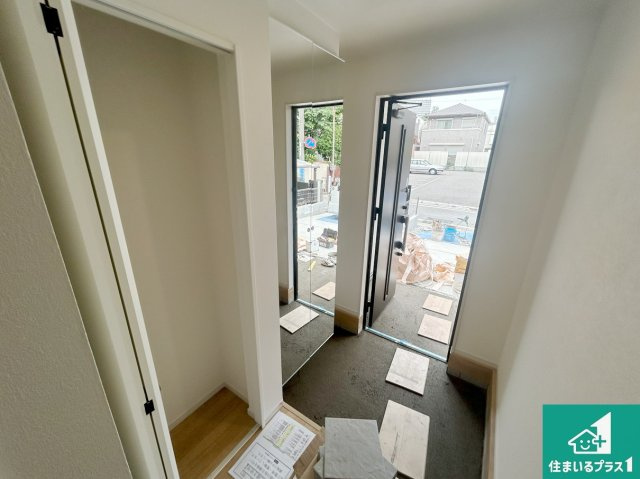 神戸市垂水区馬場通　新築一戸建ての玄関|シューズボックスにはたくさんの靴が収納できるので玄関周りはいつもスッキリ！ご家族が増えても安心！