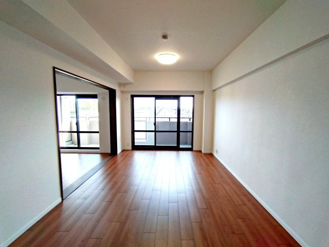 シーアイマンション京命の居間・リビング|ゆったり過ごせるリビングです