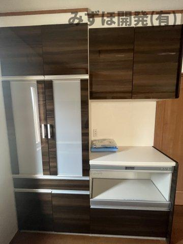 山形市飯田4丁目の収納|3/27撮影
キッチン背面収納です。便利な収納スペースです♪