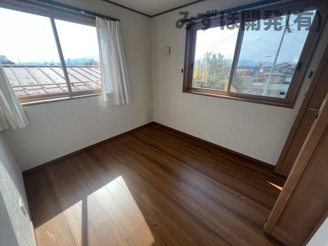 山形市飯田4丁目の洋室|3/27撮影
２F西　南側洋室5帖
コンパクトで使いやすい洋室です！