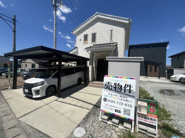 山形市飯田4丁目の玄関|3/27撮影
収納もある玄関です！