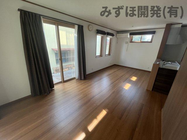 山形市飯田4丁目の居間・リビング|3/27撮影
こちらのリビングで趣味の時間をお楽しみください♪