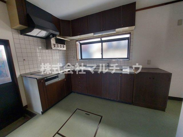 青葉台戸建てのキッチン|きれいなキッチンです