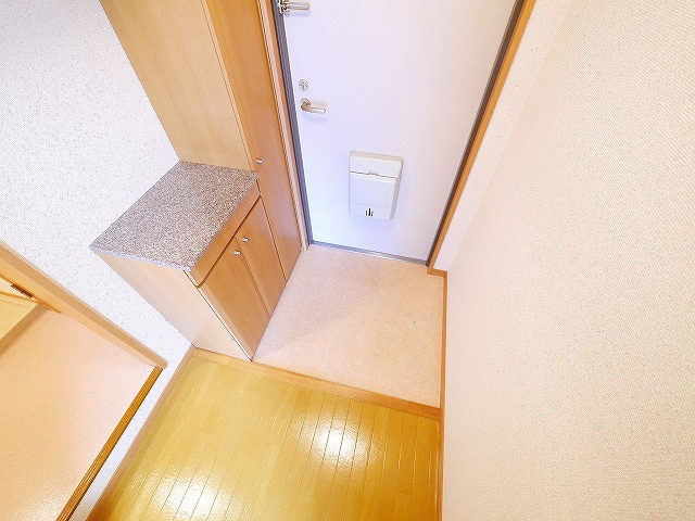 アンソレイエ　（前裁町）の玄関|ゆったりとした玄関です