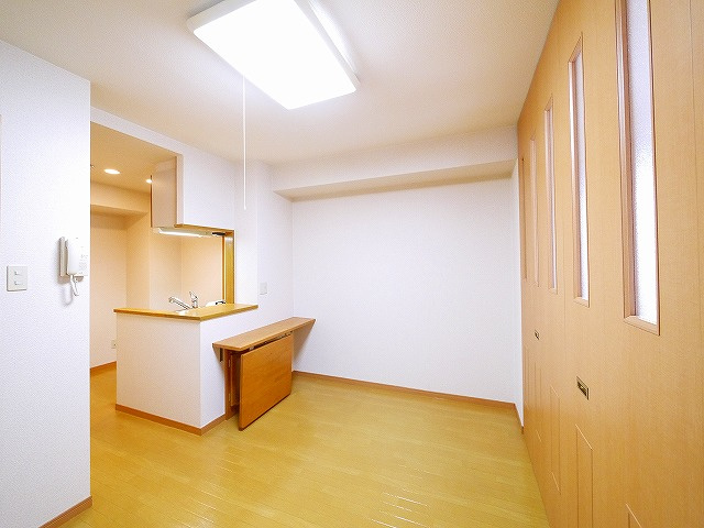 アンソレイエ　（前裁町）のキッチン|カウンターキッチン付き