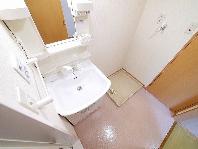 アンソレイエ　（前裁町）の洗面所|忙しい朝には欠かせない洗面所です