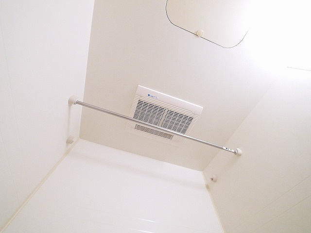 アンソレイエ　（前裁町）の浴室|コンパクトで使いやすいお風呂です