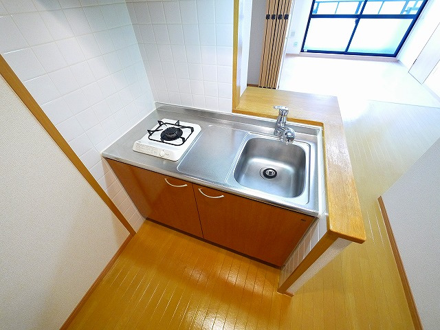 アンソレイエ　（前裁町）のキッチン|お料理しやすいキッチンです