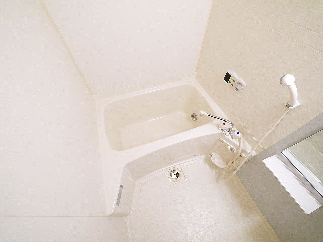 アンソレイエ　（前裁町）の浴室|落ち着いた空間のお風呂です