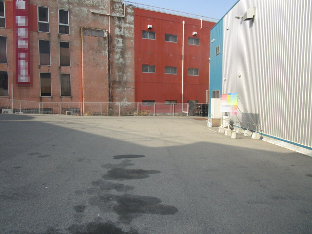堺市美原区太井の倉庫の駐車場