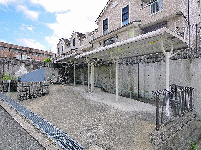 アンソレイエのその他共用部分|スペースにゆとりのある自転車置き場