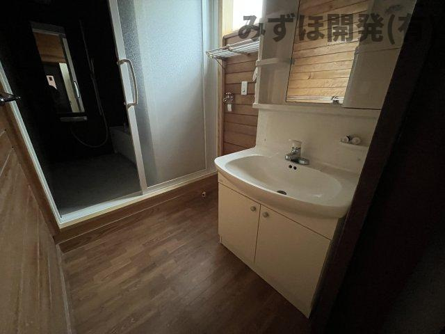 新庄市本町の独立洗面台