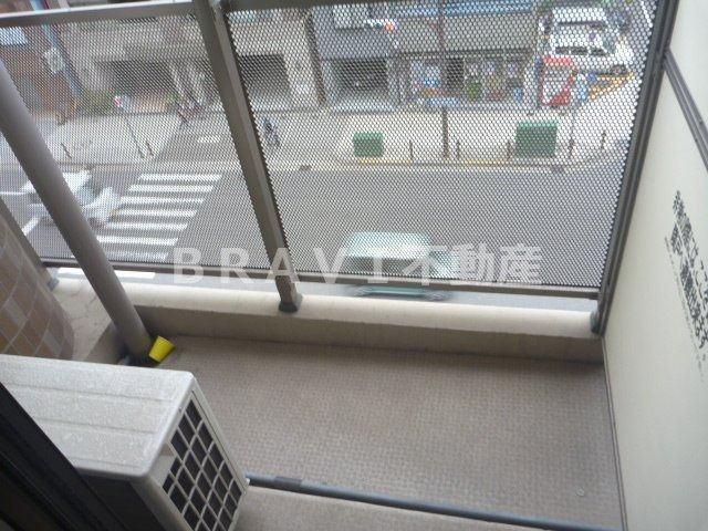 CITY SPIRE堺筋本町　BRAVI不動産のバルコニー|【リトルリバー本町橋】バルコニーからの眺めを楽しみながら食事をしませんか