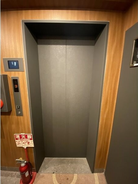 CITY SPIRE堺筋本町　BRAVI不動産のロビー