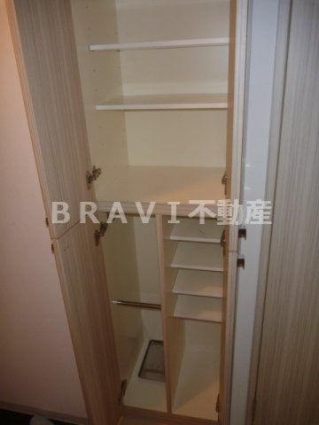 CITY SPIRE堺筋本町　BRAVI不動産の玄関|【リトルリバー本町橋】収納豊富です