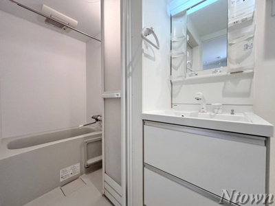 【洗面所】 | クレール城西 | 広い洗面スペース