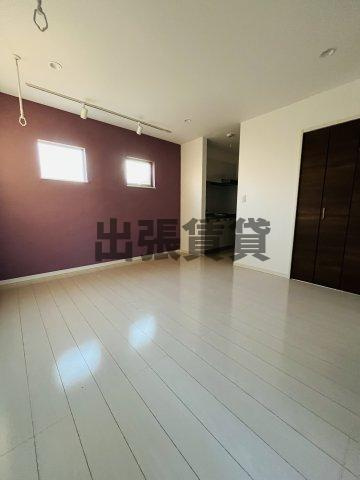 仲介手数料0円！！Cherim中村日赤の居間・リビング