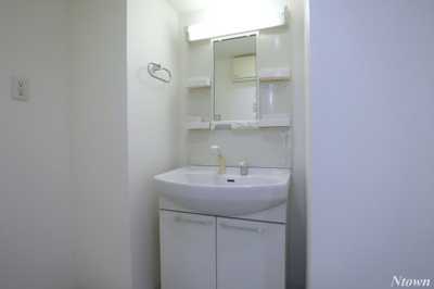 【独立洗面台】 | グリーンコート亀島 | 独立洗面化粧台が付いています