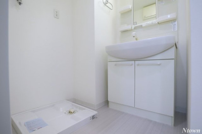 【洗面所】 | グリーンコート亀島 | ゆったりとスペースのある洗面所