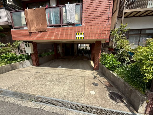 サンワライフマンションの駐車場