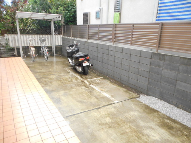 メルヴェイユ　メゾンの駐車場|★バイク置き場★