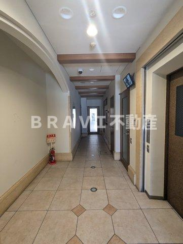 セントロイヤルクラブ谷町 BRAVI不動産のロビー|【セントロイヤルクラブ谷町】おしゃれな外観です