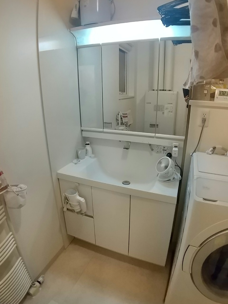 文苑4丁目　中古住宅の独立洗面台