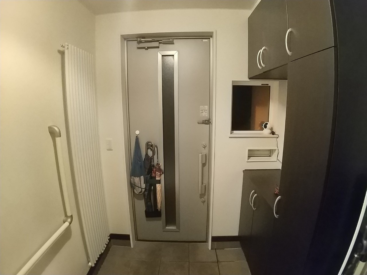 文苑4丁目　中古住宅の玄関