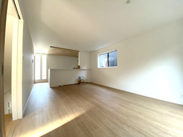 佐伯区藤垂園　№35145の居間・リビング|17ＬＤＫの開放的なリビングです