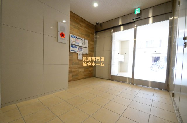 グランエクラ花園町のロビー|ゆとりのあるロビーです