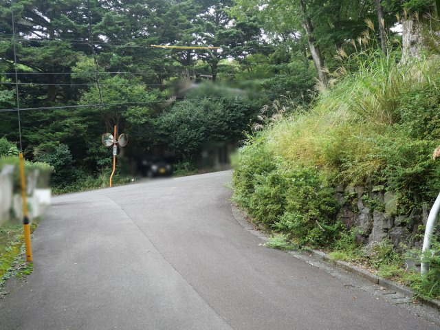エンゼルフォレスト赤沢望洋台⑤の前面道路含む現地写真