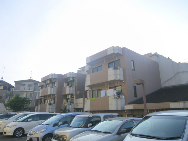 グランテーブル宮田の外観|青葉台の閑静な住環境に佇むＲＣ造マンション