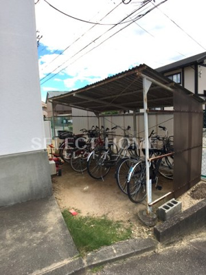 【その他共用部分】 | コーポ江口 | 駐車場に車を止められます