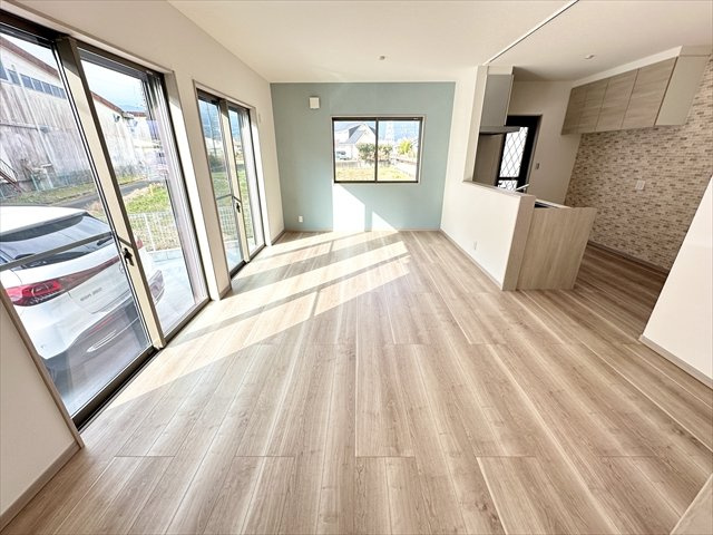 【居間・リビング】 | 新築一戸建て「南足柄市狩野」 | LDK16.2帖