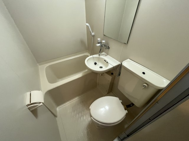 グロスアベニューの浴室