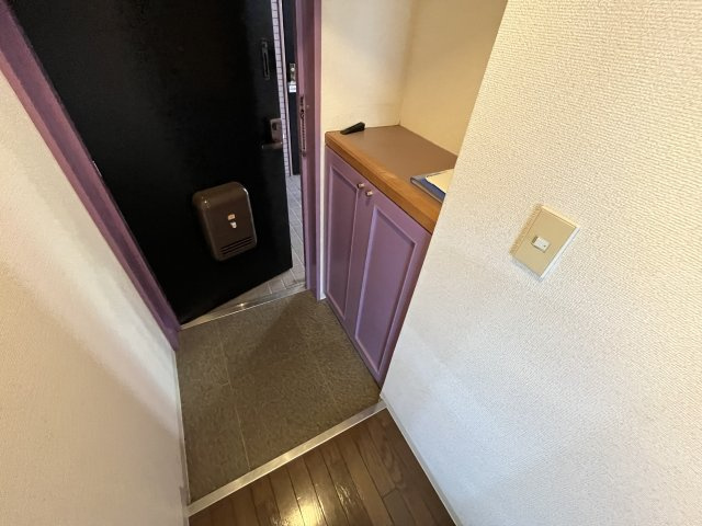 グロスアベニューの玄関