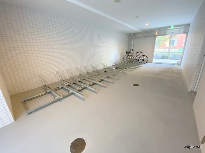 ベネチア天満橋　仲介手数料無料の駐車場