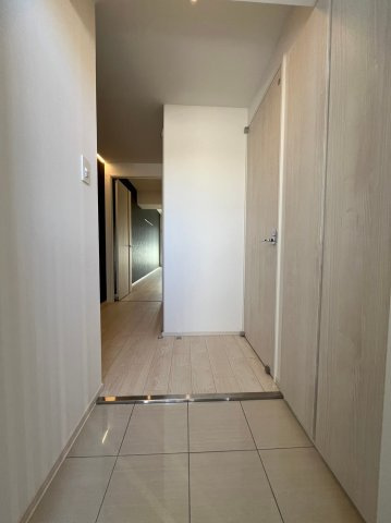 THE CROSS(ザ・クロス)の玄関