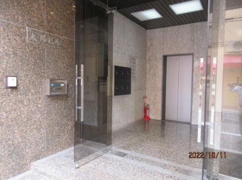 太陽ビルのエントランス|清潔なエントランスです