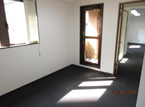 太陽ビルの内装|明るい色調の室内です